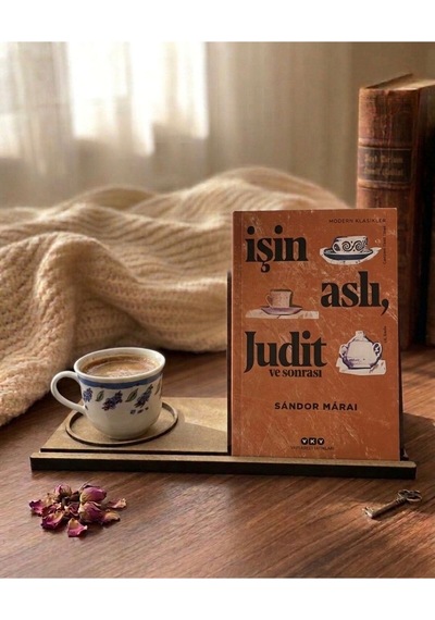 Kupa Tutuculu Üçgen Kitap Standı-book Lover