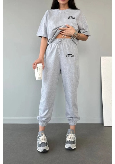 Fetch Baskılı T-shirt Eşofman Altı Jogger- Gri Baskı Alt Üst Eşofman Takımı Oversize Bisiklet Yaka Gri Fetch Baskılı T-shirt Eşofman Altı Jogger- Gri Baskı Alt Üst Eşofman Takımı Oversize Bisiklet Yaka Gri