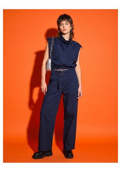 Fashion Cocktail Urban Metal Çift Tokalı Apoletli Büzgülü Bel Crop Dik Yaka Yüksek Bel Ve Kargo Cepli Baharlık Mevsimli Utilitarian Takım Lacivert Fashion Cocktail Urban Metal Çift Tokalı Apoletli Büzgülü Bel Crop Dik Yaka Yüksek Bel Ve Kargo Cepli Baharlık Mevsimli Utilitarian Takım Lacivert