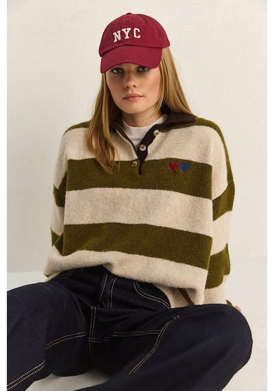 Shade Kadın Oversize Çizgili Polo Yaka Kalp Desen Nakış İşlemeli Triko Kazak 2632 60283920 - Krem-yeşil Çok renkli Shade Kadın Oversize Çizgili Polo Yaka Kalp Desen Nakış İşlemeli Triko Kazak 2632 60283920 - Krem-yeşil Çok renkli