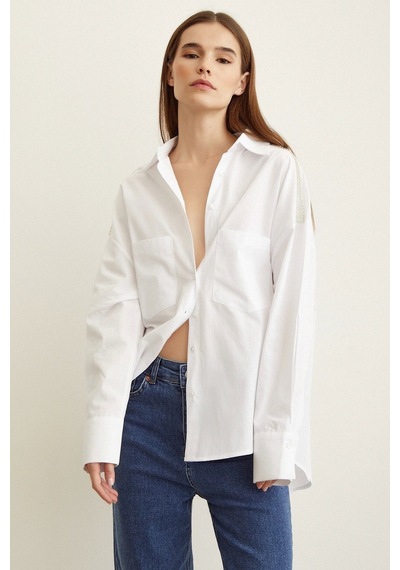 Never More Omuzda Boncuk Detaylı Oversize Gömlek Beyaz