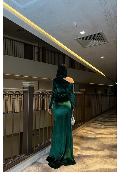 Lior Design Kadın Günlük Esnek Kadife Kumaş Tek Omuz Abiye Elbise Zümrüt