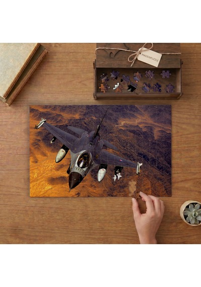 Dağların Üstünde Savaş Uçağı Tasarımı 240 Parça Ahşap Puzzle Ahşap Kutuda Mpy10491