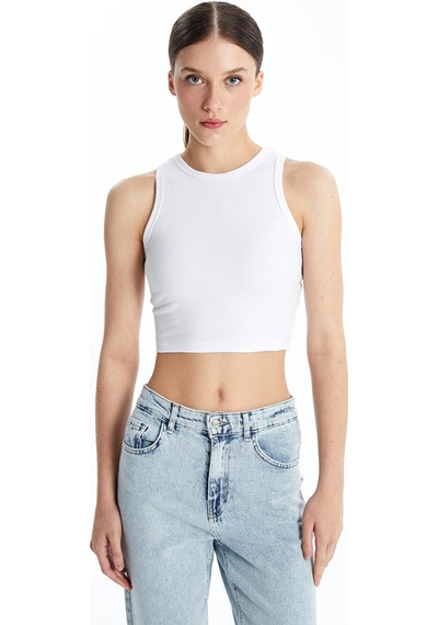 Lcw Vision Beyaz Bisiklet Yaka Dokulu Kadın Crop