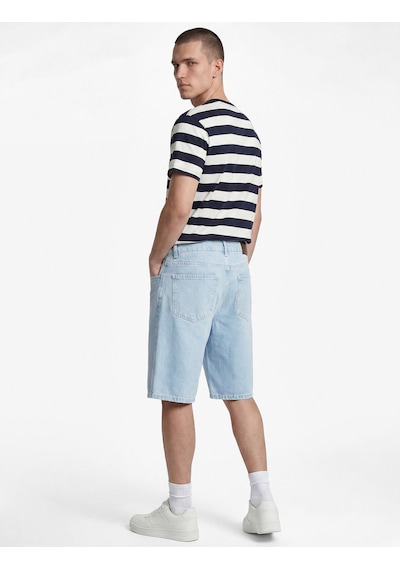 Koton Normal Bel Pamuklu Bermuda Straight Fit Jean Şort Açık İndigo 6sam40397nd Koton Normal Bel Pamuklu Bermuda Straight Fit Jean Şort Açık İndigo 6sam40397nd