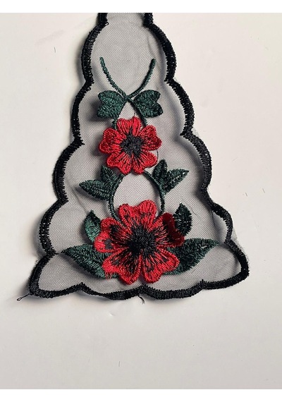 15x11 Cm Siyah Tül Üzerine Nakış Kırmızı Gül Ve Yeşil Yaprak Aplike