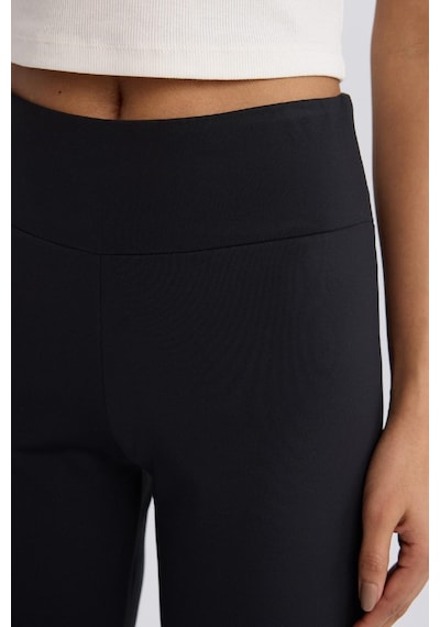 DeFactoFit Sporcu Jogger Eşofman Altı Geniş Bol Paça Basic Düz Skuba Dalgıç Kumaş A0566AX25SPBK81