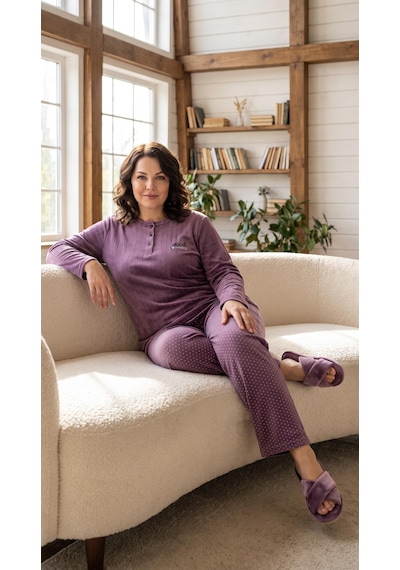 Eyfuze Kadın Kışlık Büyük Beden Nakışlı Desenli Yakası Düğmeli Uzun Kollu Pijama Takımı Mürdüm Eyfuze Kadın Kışlık Büyük Beden Nakışlı Desenli Yakası Düğmeli Uzun Kollu Pijama Takımı Mürdüm