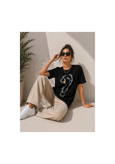 Butik İstanbul Kuğu Figürlü Soru İşareti Baskılı Tişört Kısa Kol T-shirt - Siyah Butik İstanbul Kuğu Figürlü Soru İşareti Baskılı Tişört Kısa Kol T-shirt - Siyah