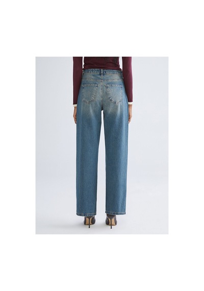 LC Waikiki Alıta Cıty Farkıyla Lcw Jeans İndigo Denim Düz Baggy Fit Normal Bel Geniş Paça Kadın Jean Pantolon İndigo - 925400036 İndigo LC Waikiki Alıta Cıty Farkıyla Lcw Jeans İndigo Denim Düz Baggy Fit Normal Bel Geniş Paça Kadın Jean Pantolon İndigo - 925400036 İndigo