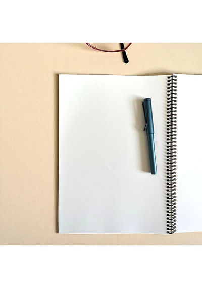 Çizgisiz Spiralli Not Defteri, A4 Boyut 21x29,7 Cm , 60 Yaprak, 90gr. Ivory Kağıt, Ofis İçin İ Siyah Kapak