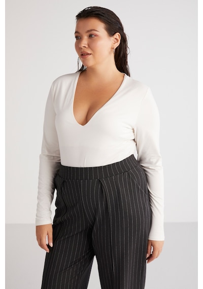 ETHIQUET MARJABB Kadın Slim Fit Dar Kesim Vücudu Tamamen Saran Çıtçıtlı V Yakalı Ekru Büyük Beden Bluz