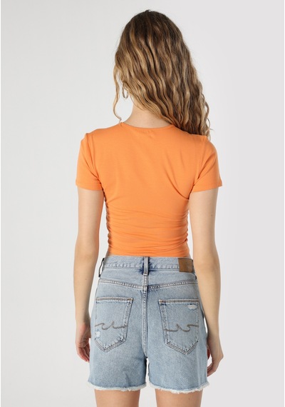 Colins Slim Fit Yuvarlak Yaka Düz Kadın Turuncu Kısa Kol Tişört Cl1063348 Q1.v1 Ora Turuncu