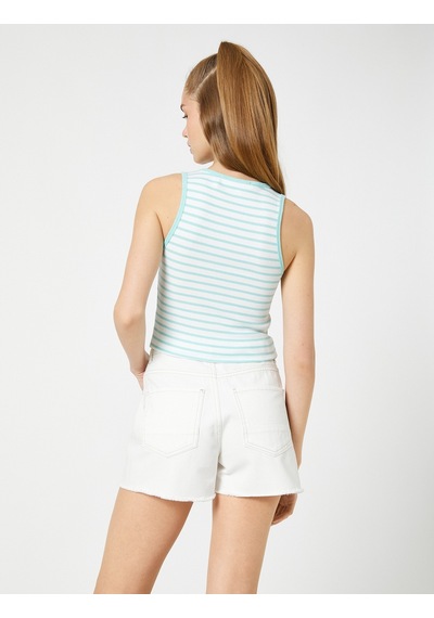 Koton Crop Fitilli Atlet Halter Yaka Biye Detaylı Yeşil Çizgili 3sal30054ık 3SAL30054IK7S5 Koton Crop Fitilli Atlet Halter Yaka Biye Detaylı Yeşil Çizgili 3sal30054ık 3SAL30054IK7S5