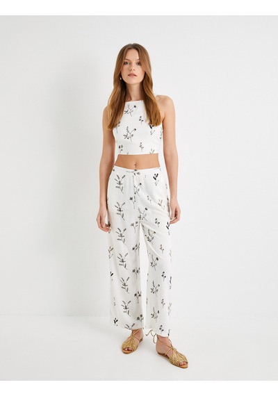 Koton Crop Çiçekli Üst Halter Yaka Rahat Kalıp Ekru 4sak30024pw Ekru Koton Crop Çiçekli Üst Halter Yaka Rahat Kalıp Ekru 4sak30024pw Ekru
