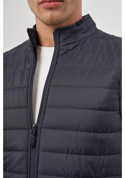 İmza Koyu Lacivert Kapitone Dik Yaka Düz Garnisiz-biyesiz Slim Fit Yelek 1009245150 Koyu Lacivert İmza Koyu Lacivert Kapitone Dik Yaka Düz Garnisiz-biyesiz Slim Fit Yelek 1009245150 Koyu Lacivert