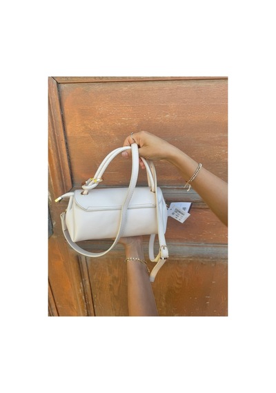 Just Polo Kadın Yeni Sezon Aksesuar Detaylı Çapraz Ayarlanabilir Askılı Şık El & Omuz Çantası Ebat 22 X 11 Cm Krem 67011151