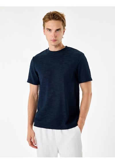 Koton Regular Fit Kısa Kollu Dokulu Tok Kumaş Bisiklet Yaka Tişört Lacivert 6sam10378mk