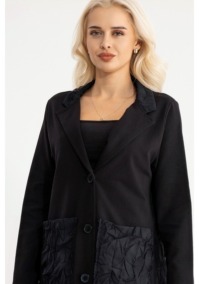 Bold & Young Kadın Siyah Cepli Arkası Kraş Detaylı Düğmeli Blazer Ceket