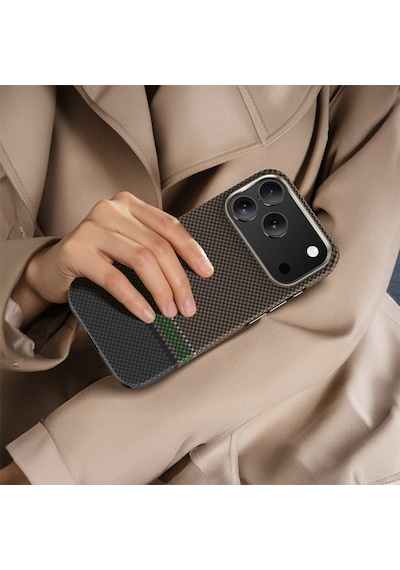 Apple Uyumlu iPhone 17 Pro Max Kılıf M-safe Şarjlı Karbon Fiber Benks Prestige Armorpro Kevlar Kapak Gold