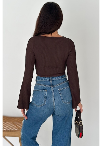 Noa & Noa İspanyol Kol Ribanalı Sivri Etek Uçlu Crop Bluz Modern & Vücuda Oturan Stil Kahverengi Noa & Noa İspanyol Kol Ribanalı Sivri Etek Uçlu Crop Bluz Modern & Vücuda Oturan Stil Kahverengi