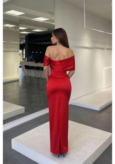 Lior Design Kadın Modern Tasarım Kayık Yaka Yırtmaçlı Maxi Abiye Elbise Kırmızı
