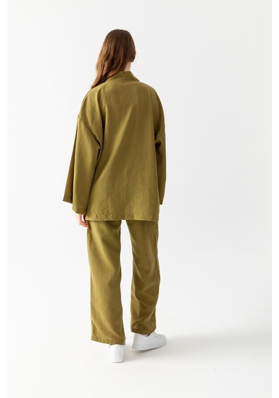 Zen Elegance Kadın Kimono Takım - Geniş Paça Keten Dokulu Alt Üst Yazlık Kadın Takım Haki Zen Elegance Kadın Kimono Takım - Geniş Paça Keten Dokulu Alt Üst Yazlık Kadın Takım Haki