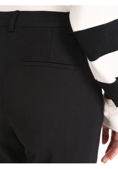 Colin's Colins Dar Kesim Düşük Bel Düz Paça Siyah Kadın Pantolon Cl1064520 Siyah