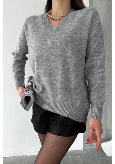 Femelle Kadın Gri V Yaka Standart Beden Oversize Basic Triko Kazak