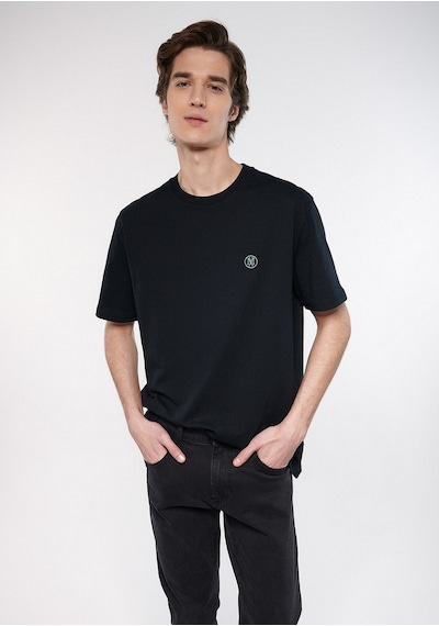 Mavi Logo Nakışlı Siyah Tişört Loose Fit / Bol Rahat Kesim 067074-900 Siyah Mavi Logo Nakışlı Siyah Tişört Loose Fit / Bol Rahat Kesim 067074-900 Siyah