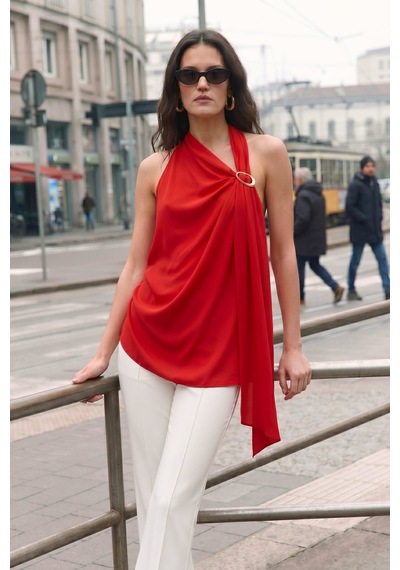Sateen Aksesuar Detaylı Kolsuz Bluz - Kırmızı-137512 Sateen Aksesuar Detaylı Kolsuz Bluz - Kırmızı-137512