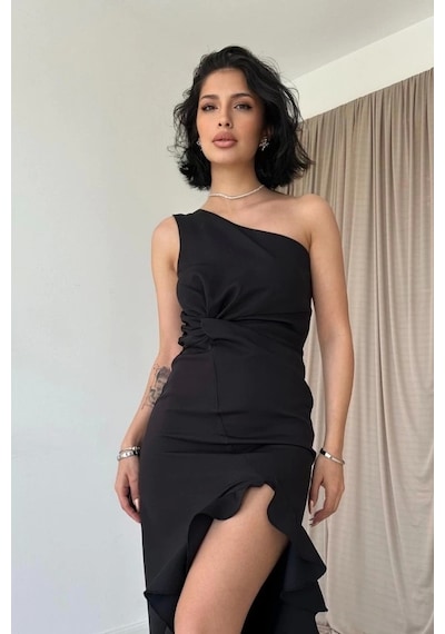 Defymoda Siyah Yırtmaçlı Volanlı Elbise Siyah