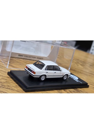 1/64 Bmw E30 Beyaz - Collector Edition 50 Years Bmw 3 Series