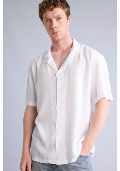 DeFacto Regular Fit Apaş Yaka Yazlık Kısa Kollu Beyaz Gömlek E2533AX25SMWT34
