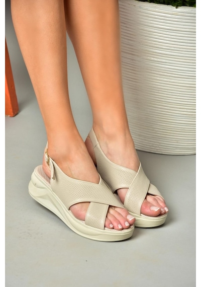 Fox Shoes S713030709 Bej Çapraz Bantlı Kadın Sandalet Bej