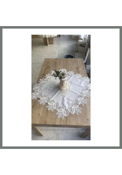 Bezos Masa Üzerine Runner, Sehpa Örtüsü Fransız Dantel Detaylı Kare 88x 88 Cm Kayla Kreme Gold Mmbz Altın