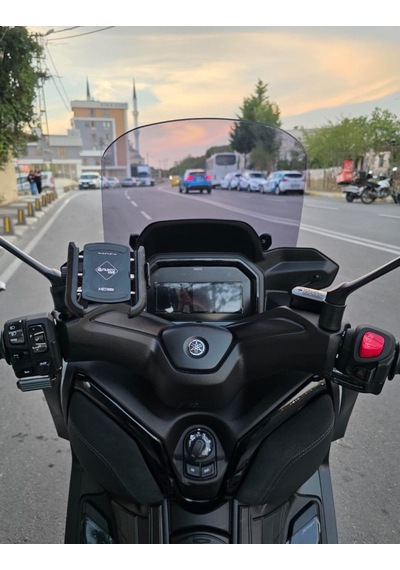 Motocam Yamaha Xmax Techmax Ön Cam 2025-2026 Model 52cm Füme Renkli 4mm Asansörlü