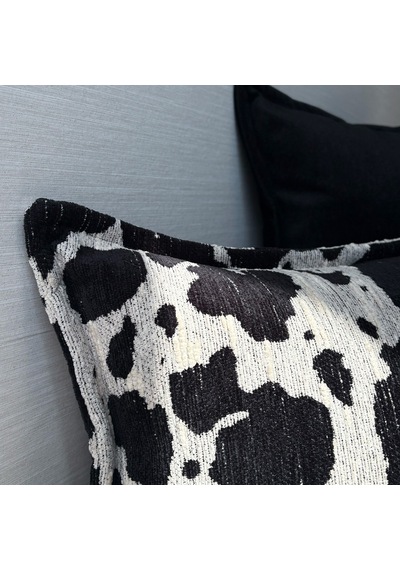 "black & Cow" Dokulu Desenli Kırlent Kılıfı Seti Siyah - Beyaz