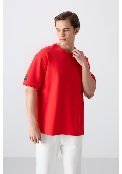 Tommy Life Fiesta Pamuklu Kalın Yüzeyi Dokulu Oversize Fit Basic Erkek T-shirt - 88339 Kirmizi Tommy Life Fiesta Pamuklu Kalın Yüzeyi Dokulu Oversize Fit Basic Erkek T-shirt - 88339 Kirmizi
