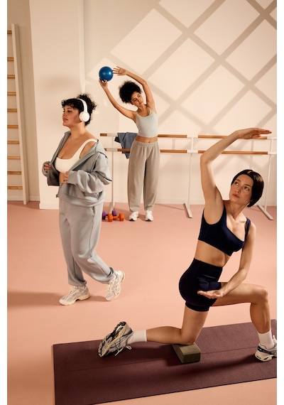 Penti LYCRA Beyaz Cream Hafif Destek Kare Yaka Çıkarılabilir Pedli Spor Sütyeni