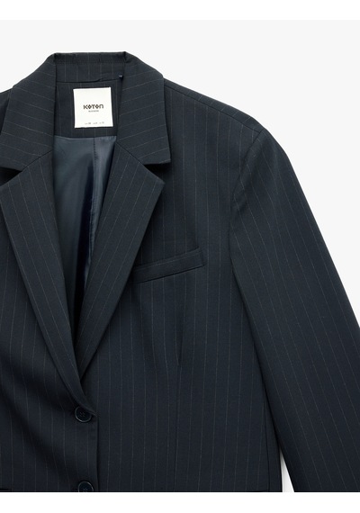 Koton Viskon Karışımlı Cep Detaylı Düğmeli Geniş Yaka Blazer Ceket Lacivert Çizgili 6sak50040uw 7s2 Koton Viskon Karışımlı Cep Detaylı Düğmeli Geniş Yaka Blazer Ceket Lacivert Çizgili 6sak50040uw 7s2