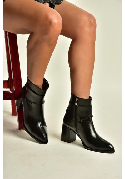 Fox Shoes Z820670060 Siyah Rustik Kalın Topuklu Kadın Bot