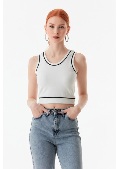 Fullamoda Şeritli Fitilli Altı Lastikli Crop Body- Beyaz 24YGB7220202739-Beyaz