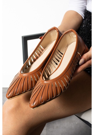 Zenneshoes Kadın Babet Lazer Kesim Lastikli Taba K.