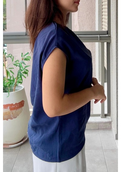 Bb Butik Basic Tasarım Dokuma Modal Kumaş Kolsuz Bluz Rahat Kalıp Modern Kadın Bluz My3535 Lacivert Bb Butik Basic Tasarım Dokuma Modal Kumaş Kolsuz Bluz Rahat Kalıp Modern Kadın Bluz My3535 Lacivert