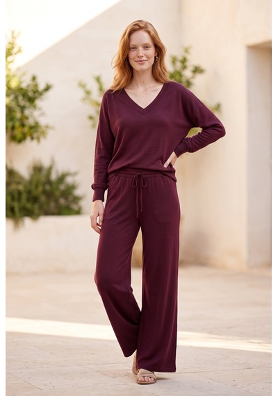 Soulshae Kadın Dabıl Örme V Yaka Uzun Kollu Bluz & Bağcıklı Pantolon Takım Bordo Soulshae Kadın Dabıl Örme V Yaka Uzun Kollu Bluz & Bağcıklı Pantolon Takım Bordo