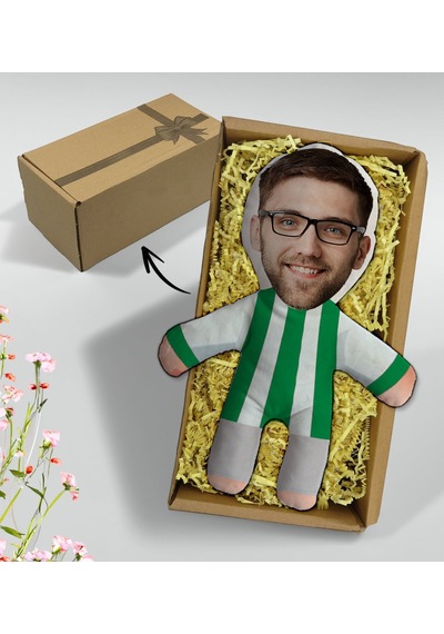 Bk Gift  Kutusunda Kişiye Özel Fotoğraflı Yeşil Beyaz Futbolcu Bebek Yastık-1, Arkadaşa , Sevgiliye , Doğum Günü si