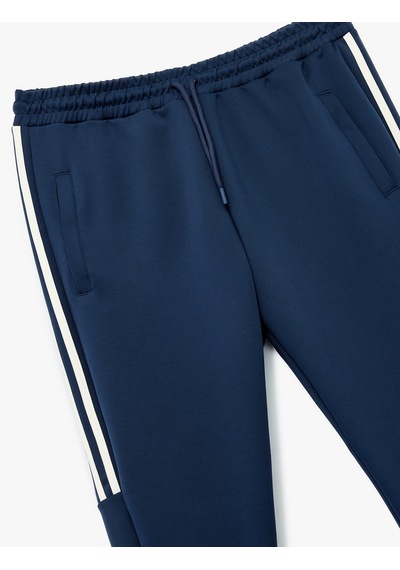 Koton Scuba Kumaş Cep Detaylı Biyeli Beli Bağcıklı Spor Eşofman Altı Lacivert 6wam40030nk Lacivert Koton Scuba Kumaş Cep Detaylı Biyeli Beli Bağcıklı Spor Eşofman Altı Lacivert 6wam40030nk Lacivert