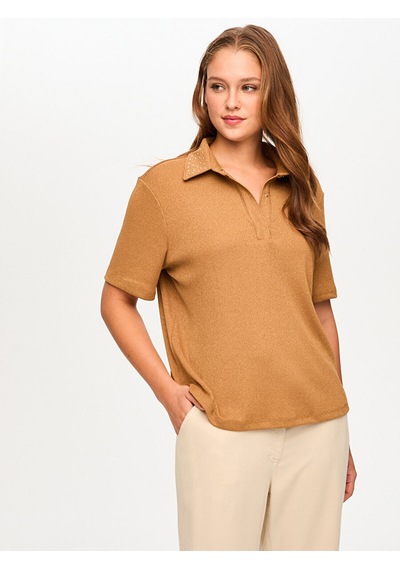 Faik Sönmez Taş Detaylı Polo Yaka Kısa Kol Örme Bluz S26blz037 Us26blz03735 Camel Faik Sönmez Taş Detaylı Polo Yaka Kısa Kol Örme Bluz S26blz037 Us26blz03735 Camel