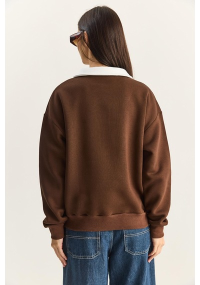 Shade Kadın Polo Yaka Chicago Baskılı Üç İplik Şardonlu Sweatshirt 60601050 - Acı Kahve Çok Renkli Shade Kadın Polo Yaka Chicago Baskılı Üç İplik Şardonlu Sweatshirt 60601050 - Acı Kahve Çok Renkli